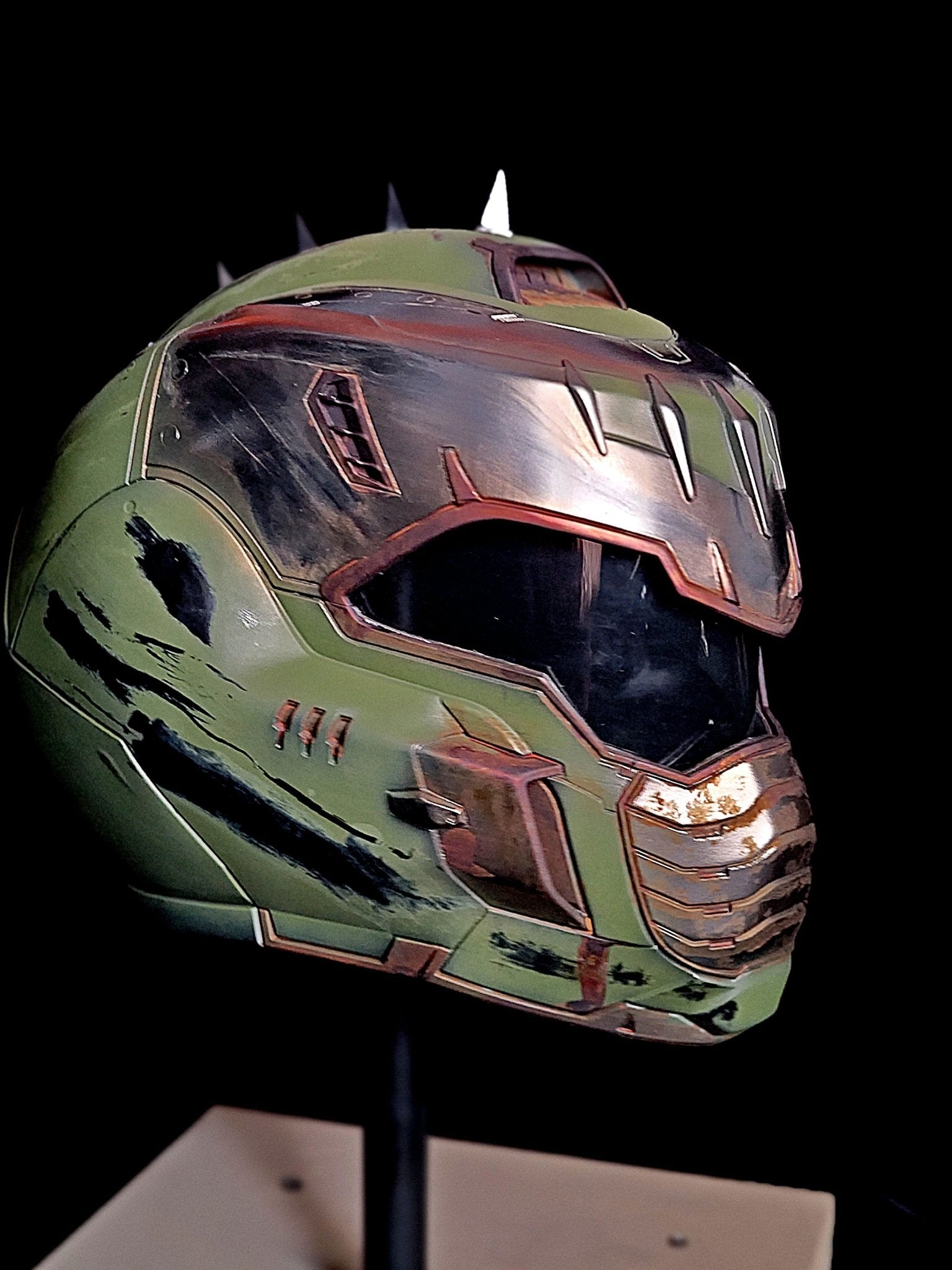 Mediocre StudiosDark Ages Doom SlayerCosplay Helmet