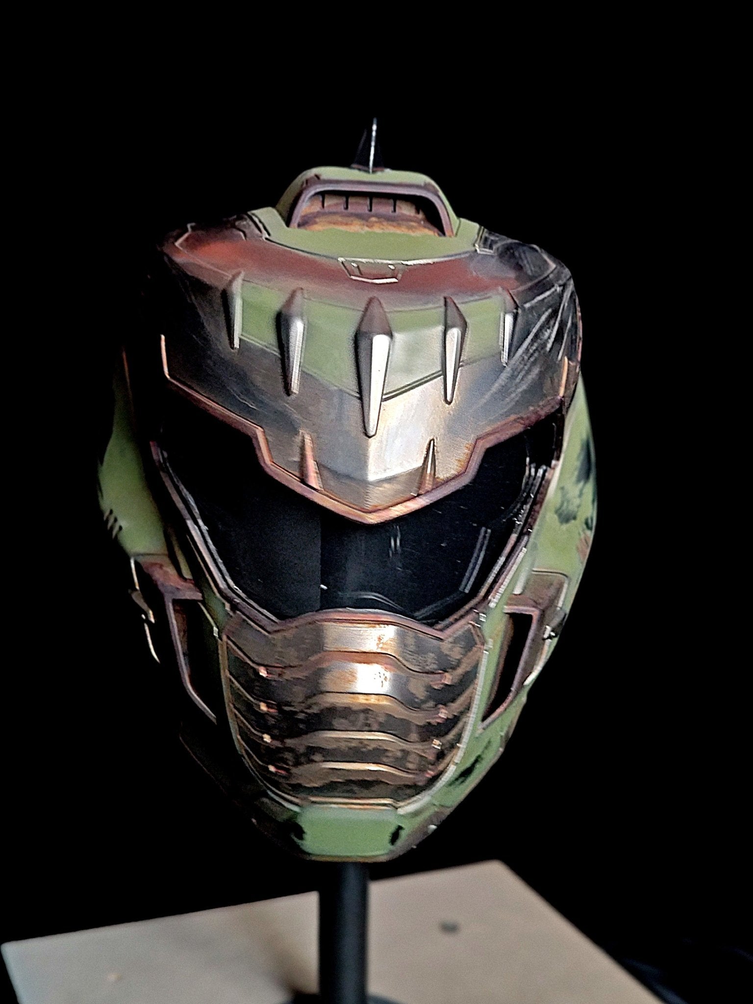 Mediocre StudiosDark Ages Doom SlayerCosplay Helmet