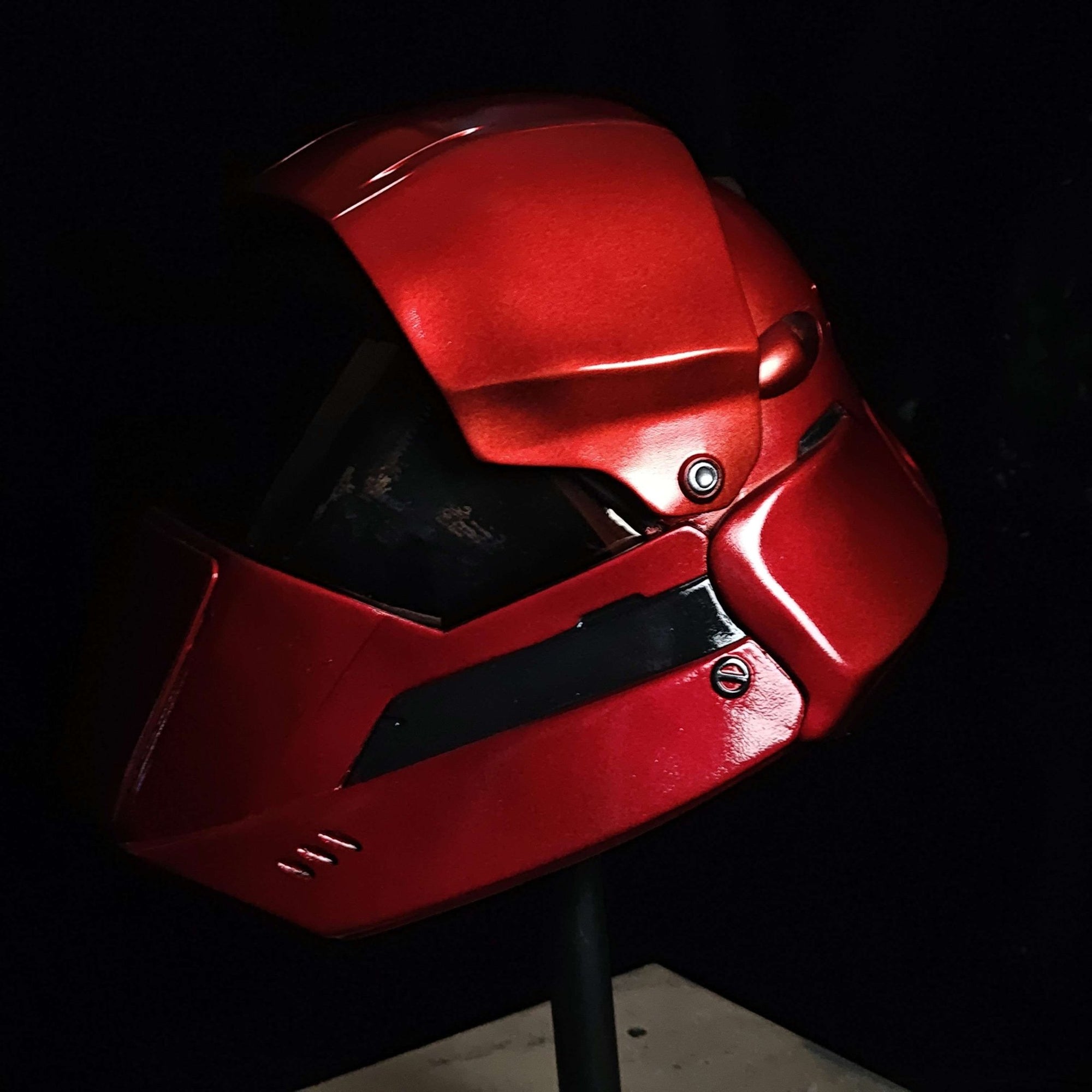 Mediocre StudiosUF - 50 Bloodhound HelmetCosplay Helmet