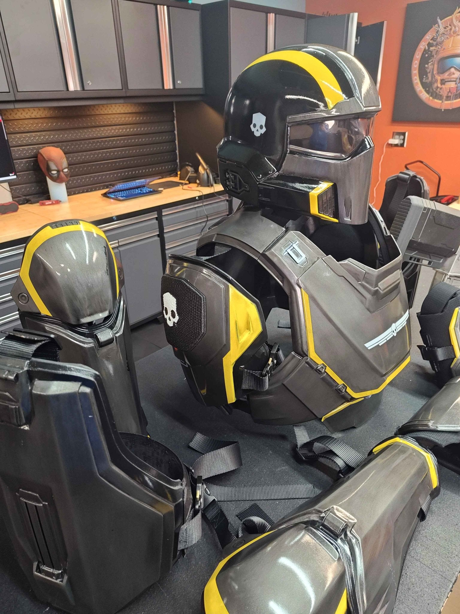 Mediocre StudiosB - 01 Helldivers Armor SetArmor Set