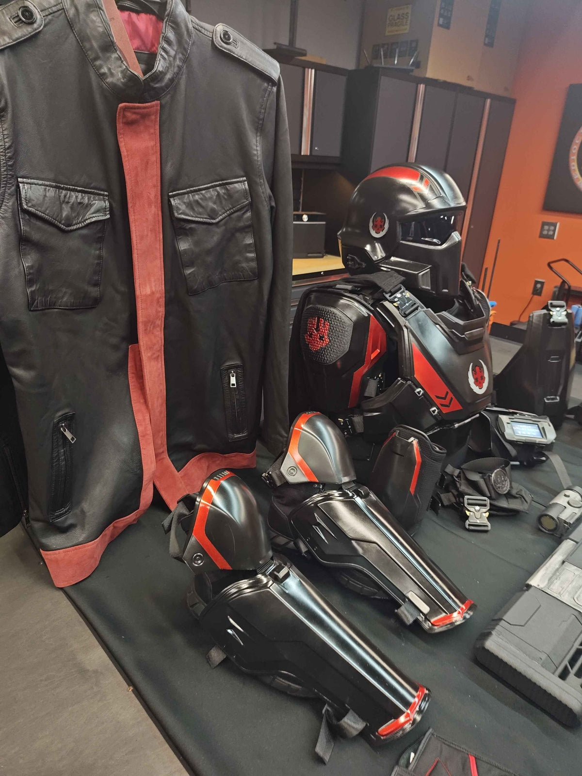 Mediocre StudiosChaos Diver Armor SetCosplay
