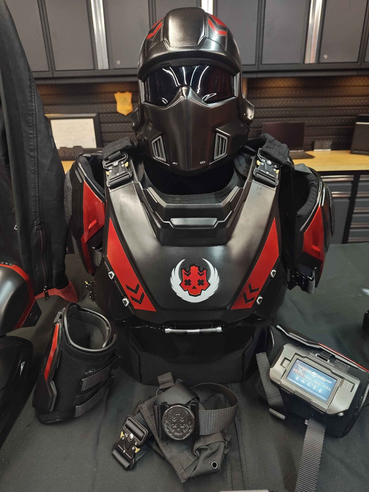 Mediocre StudiosChaos Diver Armor SetCosplay