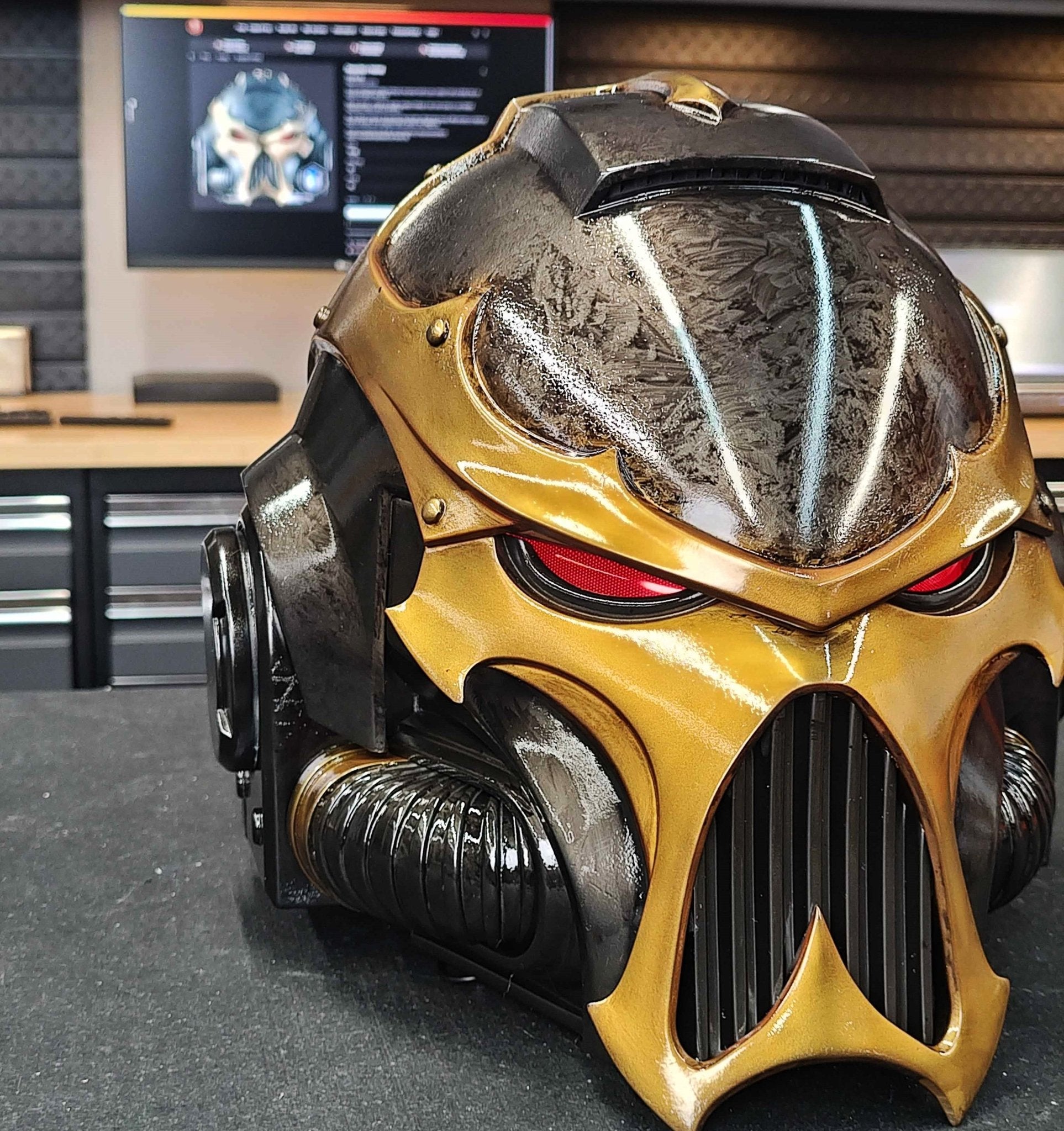 Mediocre StudiosDespoiler's HelmetCosplay Helmet