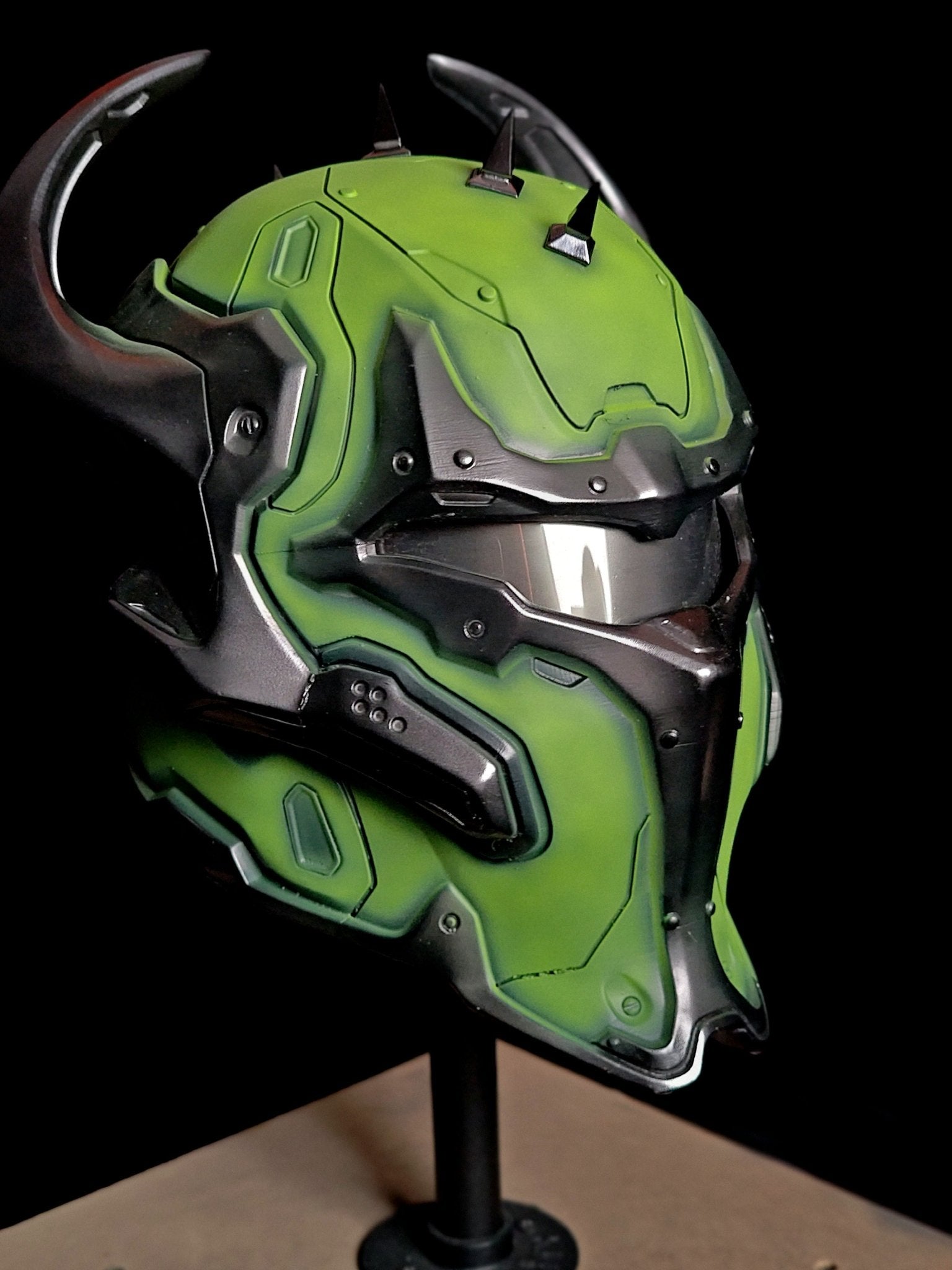 Mediocre StudiosDoom Slayer Sentinel HelmetCosplay Helmet