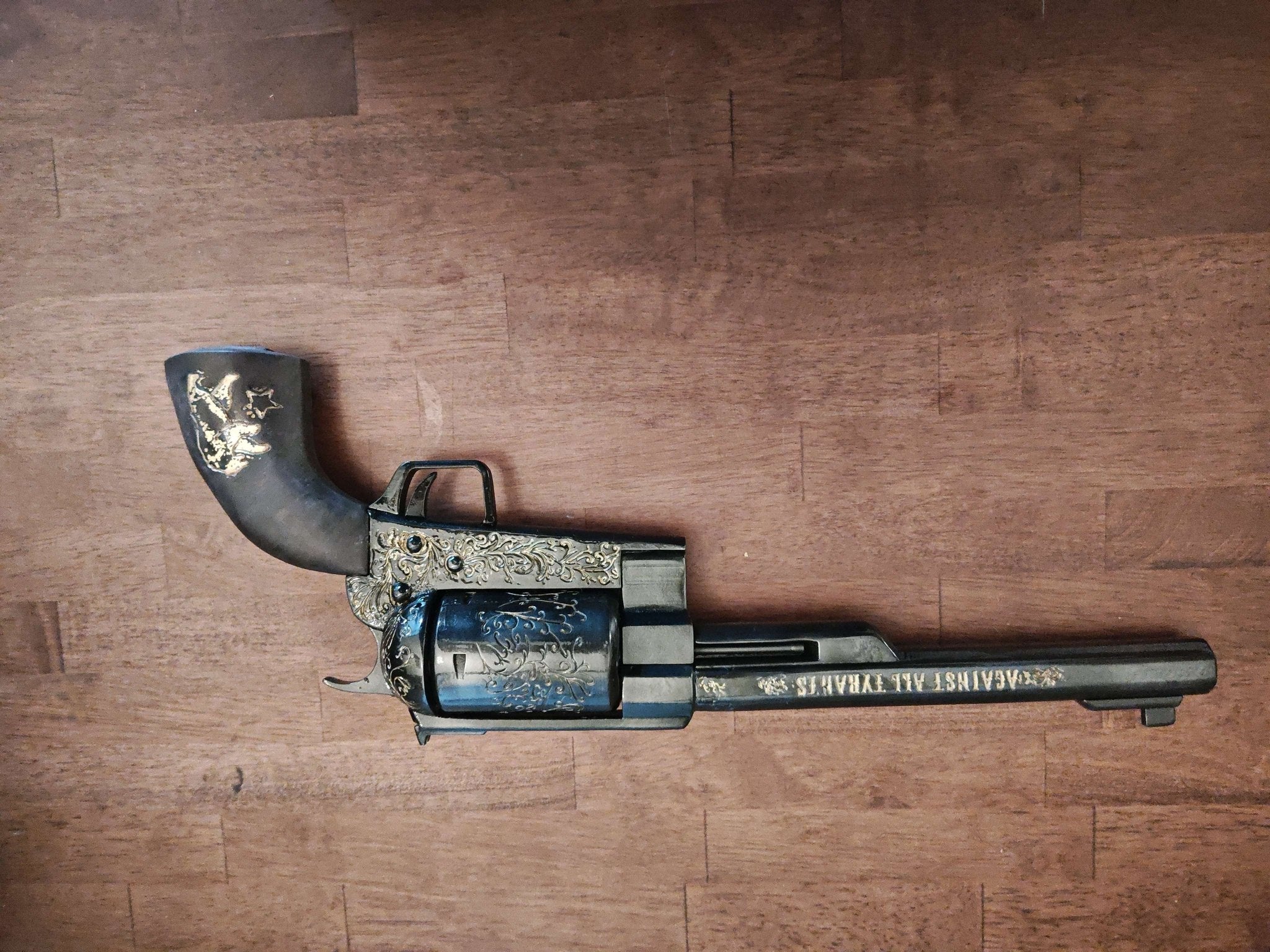 Mediocre StudiosFallout Ranger Sequoia PistolProps