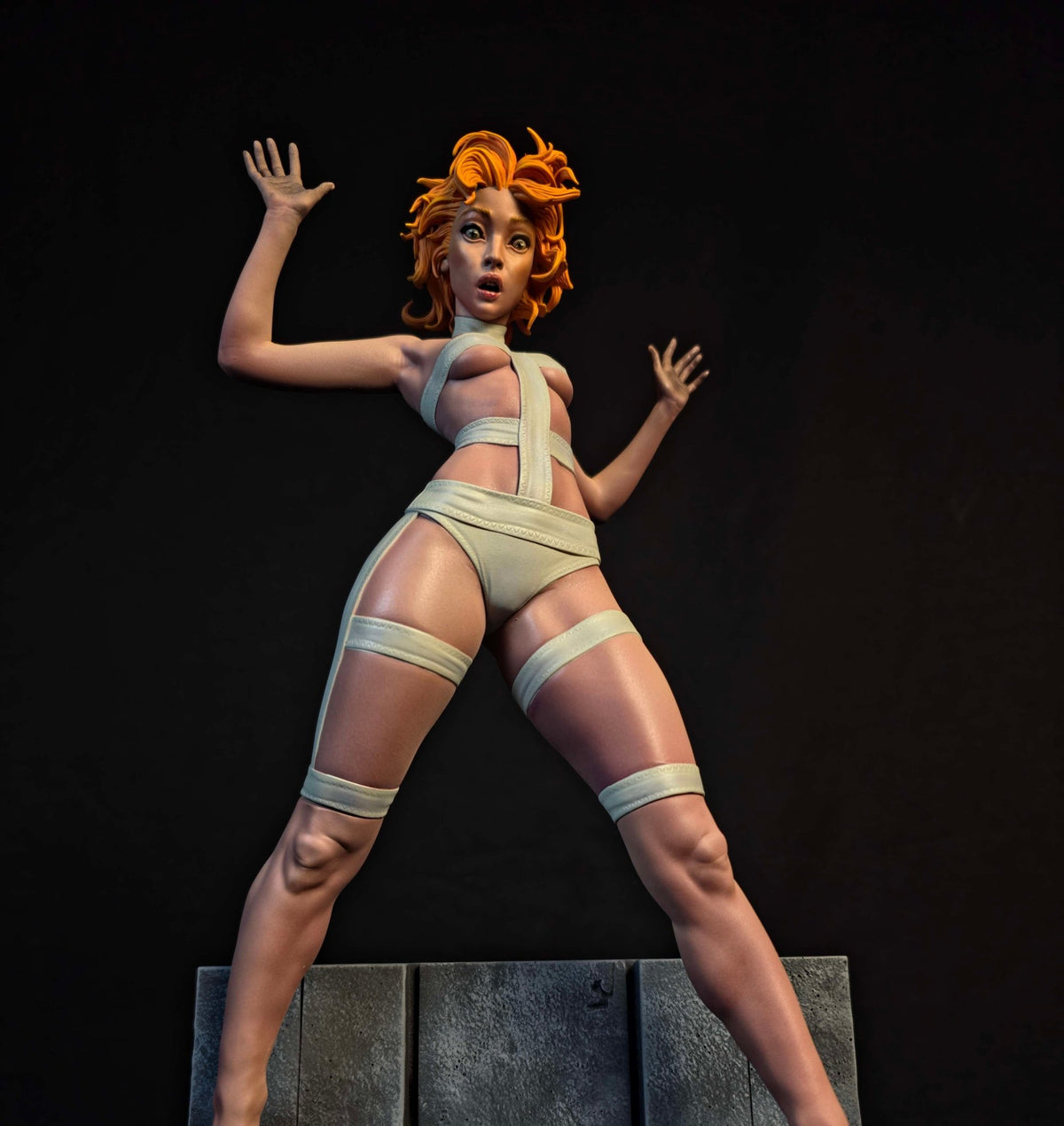 Mediocre StudiosFully Painted 1/6 Scale Leeloo Dallas