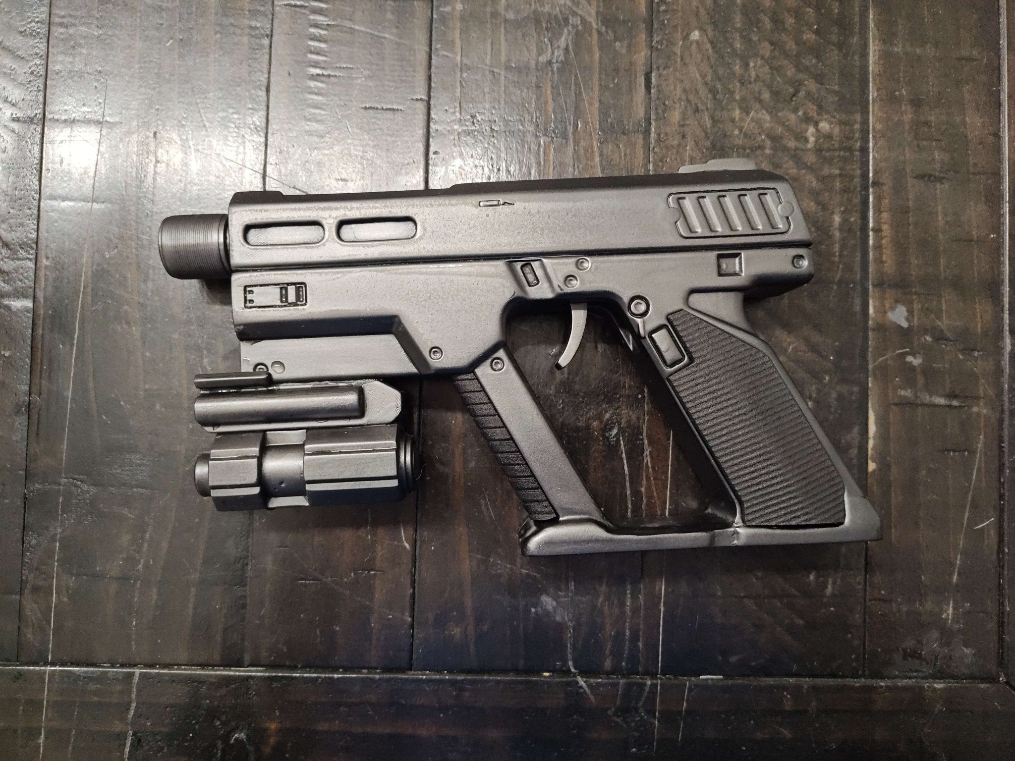 Mediocre StudiosHelldivers Peacemaker PistolCostume Accessories