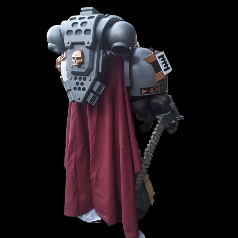 Mediocre StudiosSilver Squires - Warden Full Armor SetCosplay