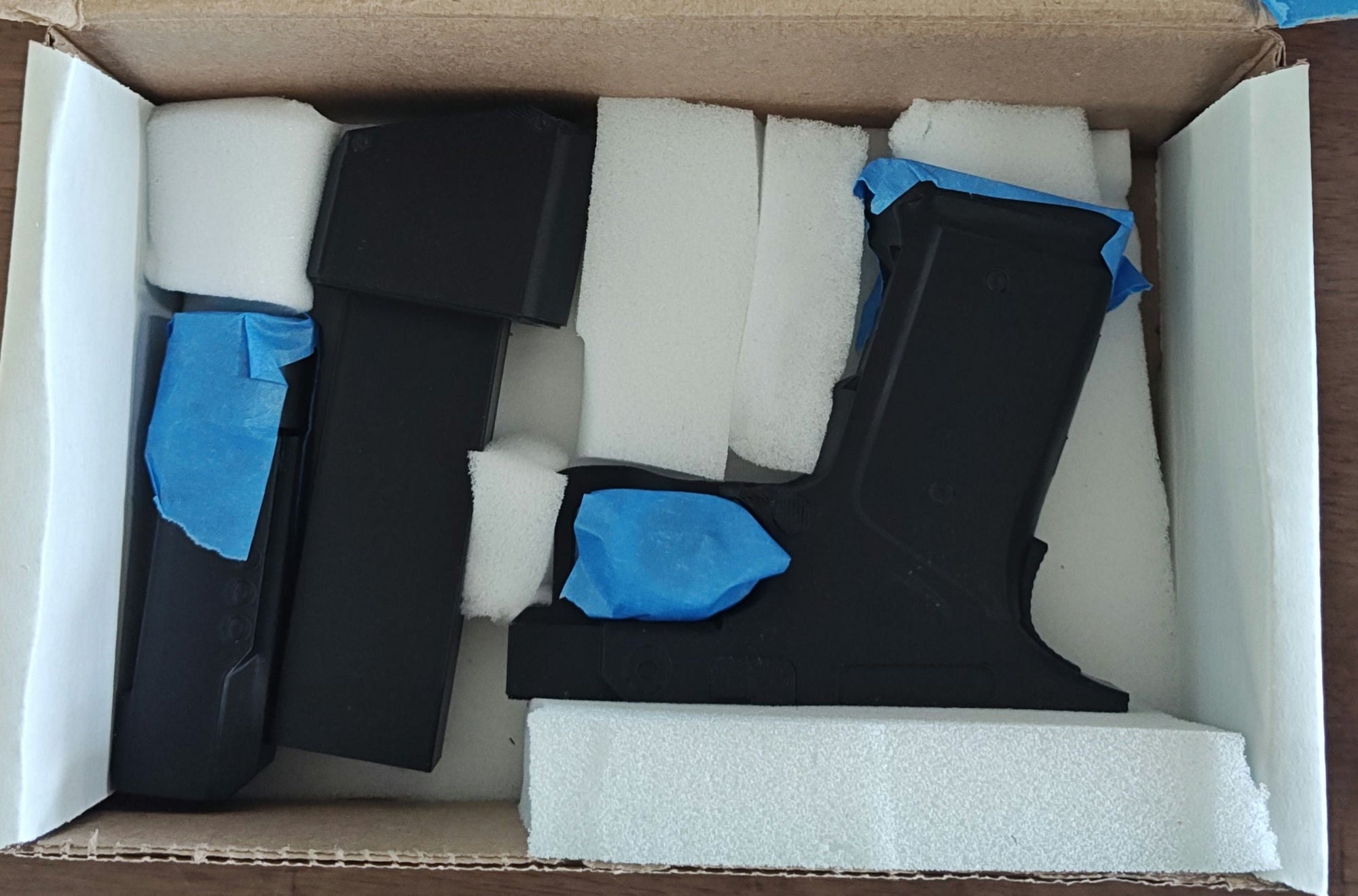Mediocre StudiosTitanFall Smart Pistol ReplicaCostume Accessories