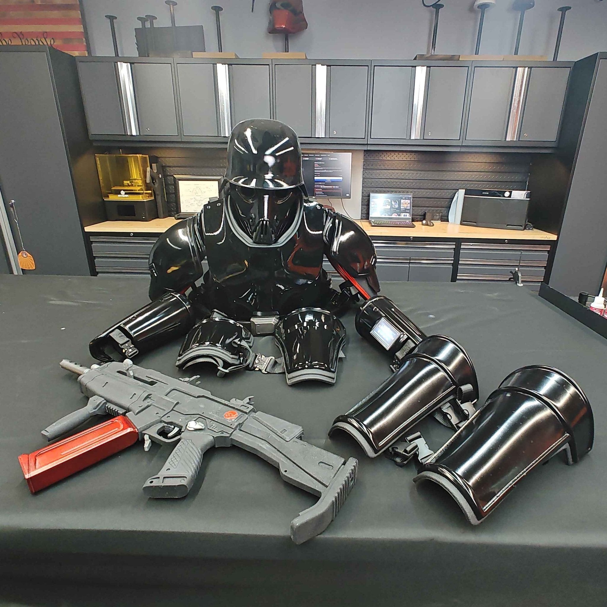 Mediocre StudiosUF-84 Doubt Killer ArmorCosplay